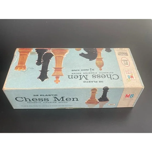 00480 - VTG Milton‎ Bradley 32 Plastic Chess Men Staunton Design 3 1/8 Inch King - Picture 4 of 8